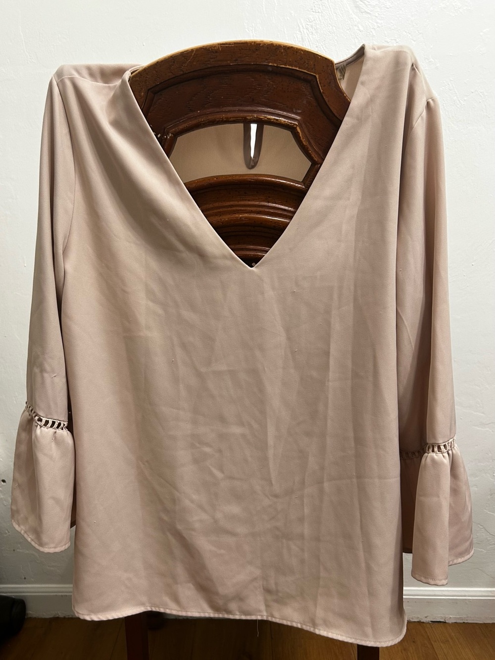 Women's V-Neck Bell Sleeve Top in Blush